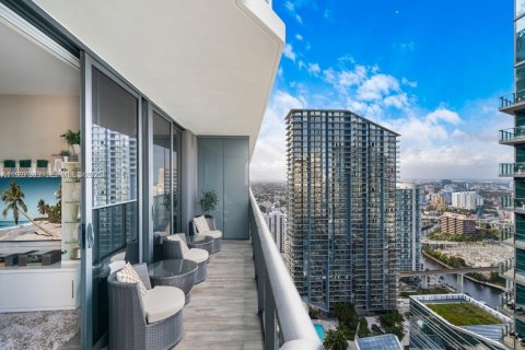 Condominio en Miami, Florida, 1 dormitorio  № 2039904