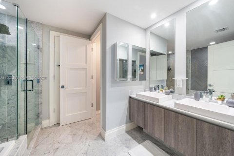 Condominio en alquiler en Miami, Florida, 1 dormitorio, 81.85 m2 № 2039904 - foto 15