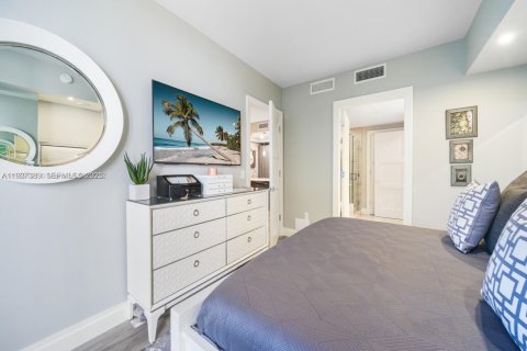 Condominio en alquiler en Miami, Florida, 1 dormitorio, 81.85 m2 № 2039904 - foto 14