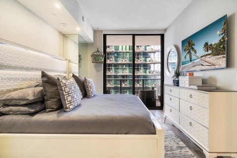 Condominio en alquiler en Miami, Florida, 1 dormitorio, 81.85 m2 № 2039904 - foto 12