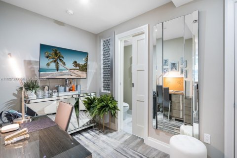 Condominio en alquiler en Miami, Florida, 1 dormitorio, 81.85 m2 № 2039904 - foto 9