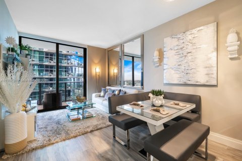 Condominio en alquiler en Miami, Florida, 1 dormitorio, 81.85 m2 № 2039904 - foto 3