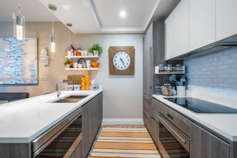 Condominio en alquiler en Miami, Florida, 1 dormitorio, 81.85 m2 № 2039904 - foto 4