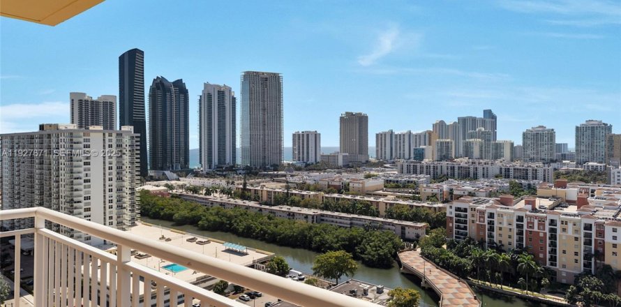 Condo in Sunny Isles Beach, Florida, 1 bedroom  № 1987995