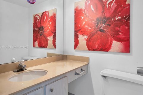 Condo in Sunny Isles Beach, Florida, 1 bedroom  № 1987995 - photo 22