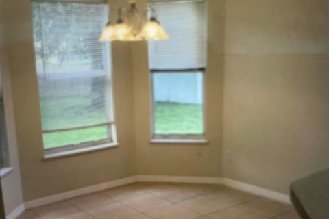 Villa ou maison à louer à Port St. Lucie, Floride: 3 chambres, 151.62 m2 № 2244498 - photo 4