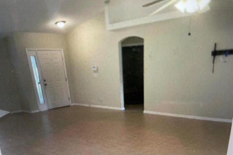 Villa ou maison à louer à Port St. Lucie, Floride: 3 chambres, 151.62 m2 № 2244498 - photo 9