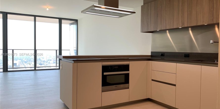 Кондоминиум с 1 спальней в Майами, Флорида № 2067832