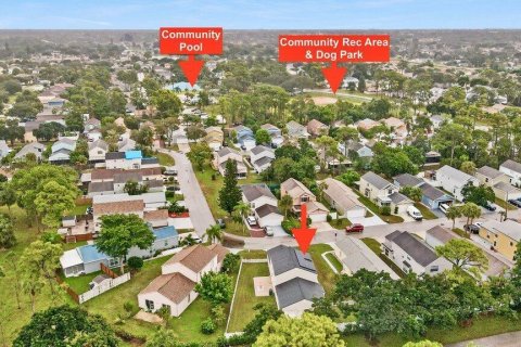 House in West Palm Beach, Florida 3 bedrooms, 194.07 sq.m. № 842116 - photo 1