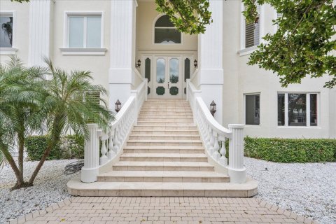 Villa ou maison à vendre à Fort Lauderdale, Floride: 6 chambres, 1520.9 m2 № 2147292 - photo 7