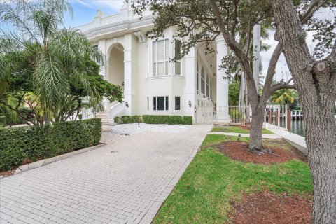 Villa ou maison à vendre à Fort Lauderdale, Floride: 6 chambres, 1520.9 m2 № 2147292 - photo 4