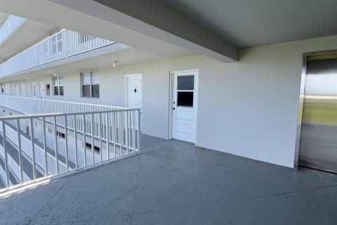 Condo in Boca Raton, Florida, 2 bedrooms  № 2251006 - photo 28