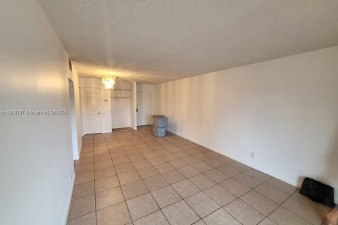 Condominio en alquiler en Plantation, Florida, 1 dormitorio, 61.78 m2 № 1745719 - foto 4
