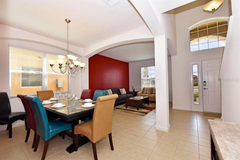 Villa ou maison à vendre à Davenport, Floride: 6 chambres, 267.19 m2 № 2419285 - photo 4