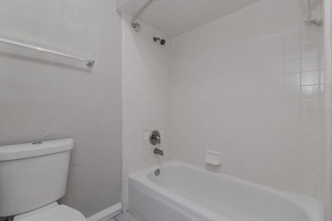 Villa ou maison à louer à Orlando, Floride: 3 chambres, 153.47 m2 № 2419627 - photo 11
