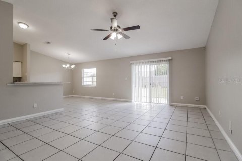 Villa ou maison à louer à Orlando, Floride: 3 chambres, 153.47 m2 № 2419627 - photo 4