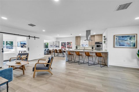 House in Wilton Manors, Florida 3 bedrooms, 144.93 sq.m. № 1953530 - photo 19