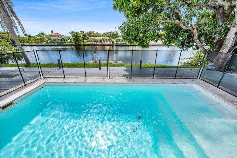 House in Wilton Manors, Florida 3 bedrooms, 144.93 sq.m. № 1953530 - photo 5