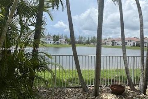 Adosado en venta en Doral, Florida, 3 dormitorios, 141.21 m2 № 1839682 - foto 2