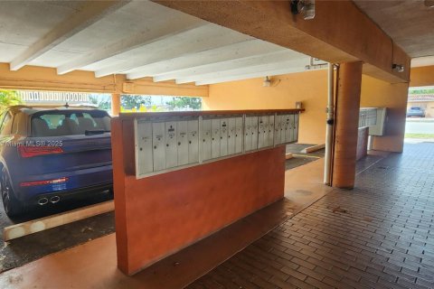 Снять в аренду кондоминиум в Майами, Флорида 1 спальня, 56.67м2, № 1955759 - фото 19