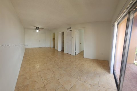 Снять в аренду кондоминиум в Майами, Флорида 1 спальня, 56.67м2, № 1955759 - фото 3