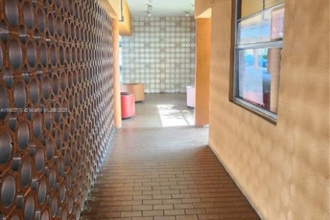 Снять в аренду кондоминиум в Майами, Флорида 1 спальня, 56.67м2, № 1955759 - фото 11