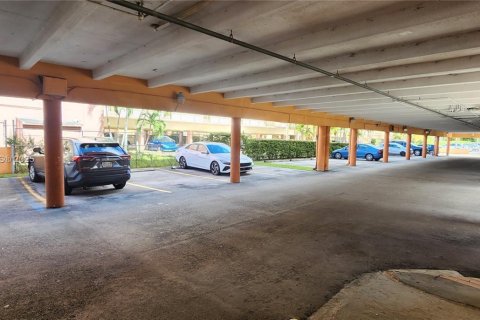 Снять в аренду кондоминиум в Майами, Флорида 1 спальня, 56.67м2, № 1955759 - фото 15