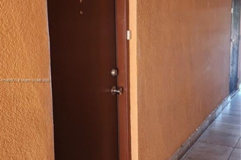 Снять в аренду кондоминиум в Майами, Флорида 1 спальня, 56.67м2, № 1955759 - фото 10