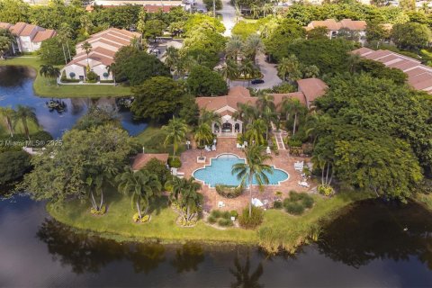 Condominio en venta en Miramar, Florida, 1 dormitorio, 55.74 m2 № 1821755 - foto 3