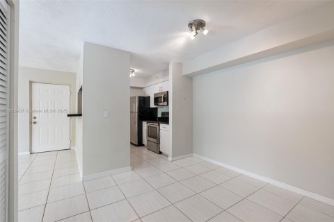 Condominio en venta en Miramar, Florida, 1 dormitorio, 55.74 m2 № 1821755 - foto 18