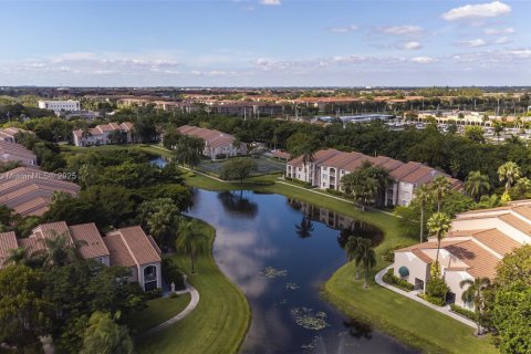 Condominio en venta en Miramar, Florida, 1 dormitorio, 55.74 m2 № 1821755 - foto 1