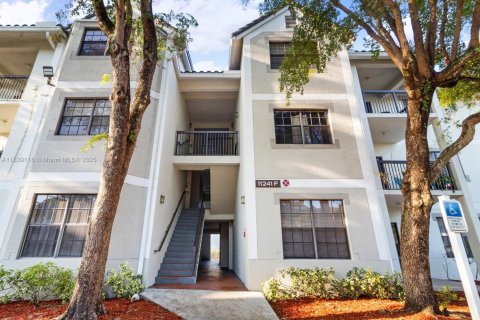 Condominio en alquiler en Coral Springs, Florida, 2 dormitorios, 103.49 m2 № 1827529 - foto 9