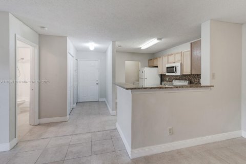 Condominio en alquiler en Coral Springs, Florida, 2 dormitorios, 103.49 m2 № 1827529 - foto 13