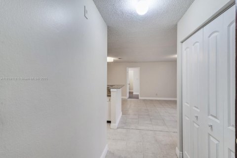 Condominio en alquiler en Coral Springs, Florida, 2 dormitorios, 103.49 m2 № 1827529 - foto 10
