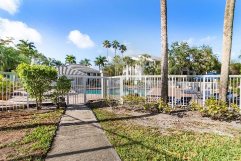 Condominio en alquiler en Coral Springs, Florida, 2 dormitorios, 103.49 m2 № 1827529 - foto 3