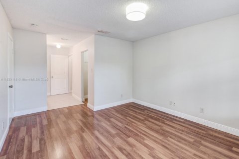 Condominio en alquiler en Coral Springs, Florida, 2 dormitorios, 103.49 m2 № 1827529 - foto 16