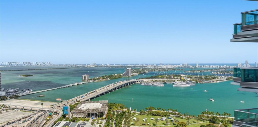 Condo in Miami, Florida, 2 bedrooms  № 2189952