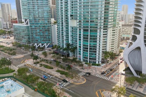 Condo in Miami, Florida, 2 bedrooms  № 2189952 - photo 3