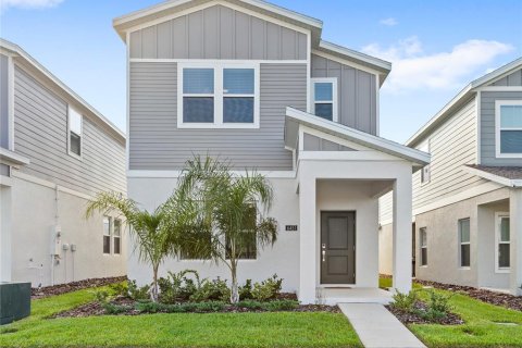 House in Clermont, Florida 4 bedrooms, 178.28 sq.m. № 1918380 - photo 1