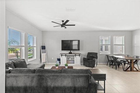 Casa en venta en Clermont, Florida, 4 dormitorios, 178.28 m2 № 1918380 - foto 5