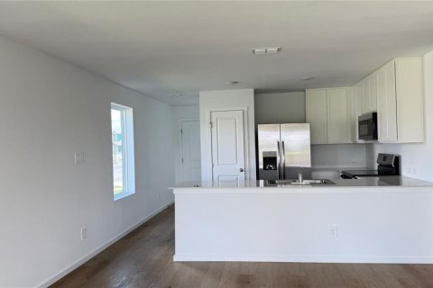 Villa ou maison à louer à Kissimmee, Floride: 4 chambres, 177.44 m2 № 2425366 - photo 4
