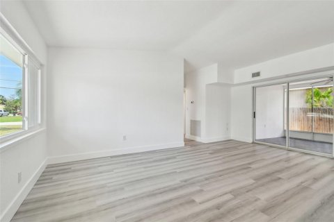 Villa ou maison à louer à Tarpon Springs, Floride: 3 chambres, 144.93 m2 № 1785384 - photo 18