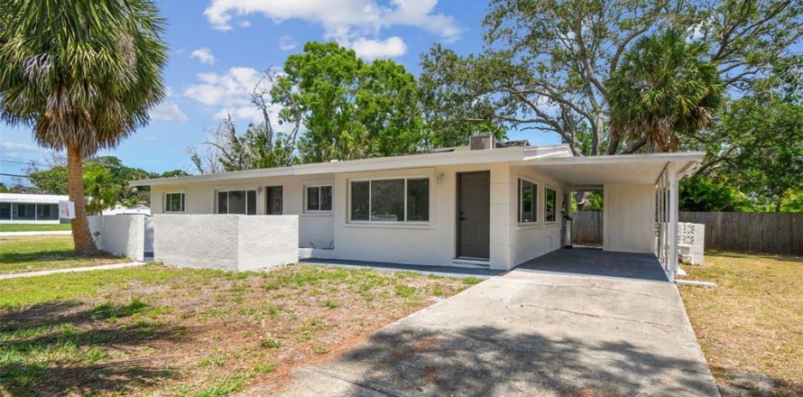 Casa en Tarpon Springs, Florida 3 dormitorios, 144.93 m2 № 1785384