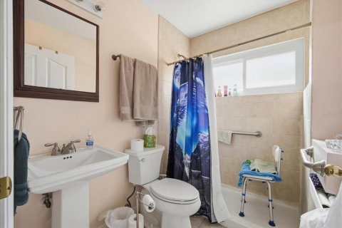 Casa en venta en Tampa, Florida, 4 dormitorios, 172.05 m2 № 2387400 - foto 15