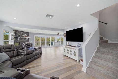 House in Hudson, Florida 3 bedrooms, 221.11 sq.m. № 2395847 - photo 24