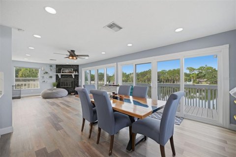 House in Hudson, Florida 3 bedrooms, 221.11 sq.m. № 2395847 - photo 19