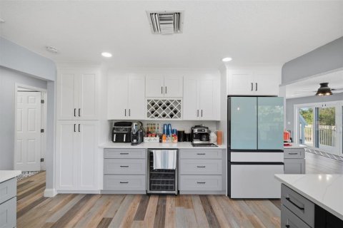 House in Hudson, Florida 3 bedrooms, 221.11 sq.m. № 2395847 - photo 17