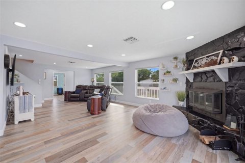 House in Hudson, Florida 3 bedrooms, 221.11 sq.m. № 2395847 - photo 21