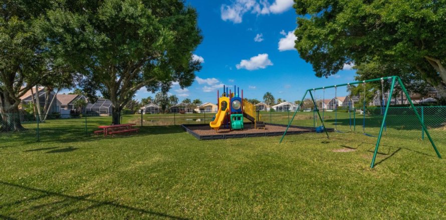 House in Boynton Beach, Florida 3 bedrooms, 173.17 sq.m. № 1127968