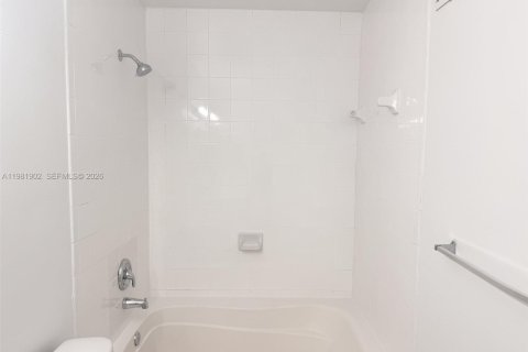 Condo in Miramar, Florida, 2 bedrooms  № 2043154 - photo 14